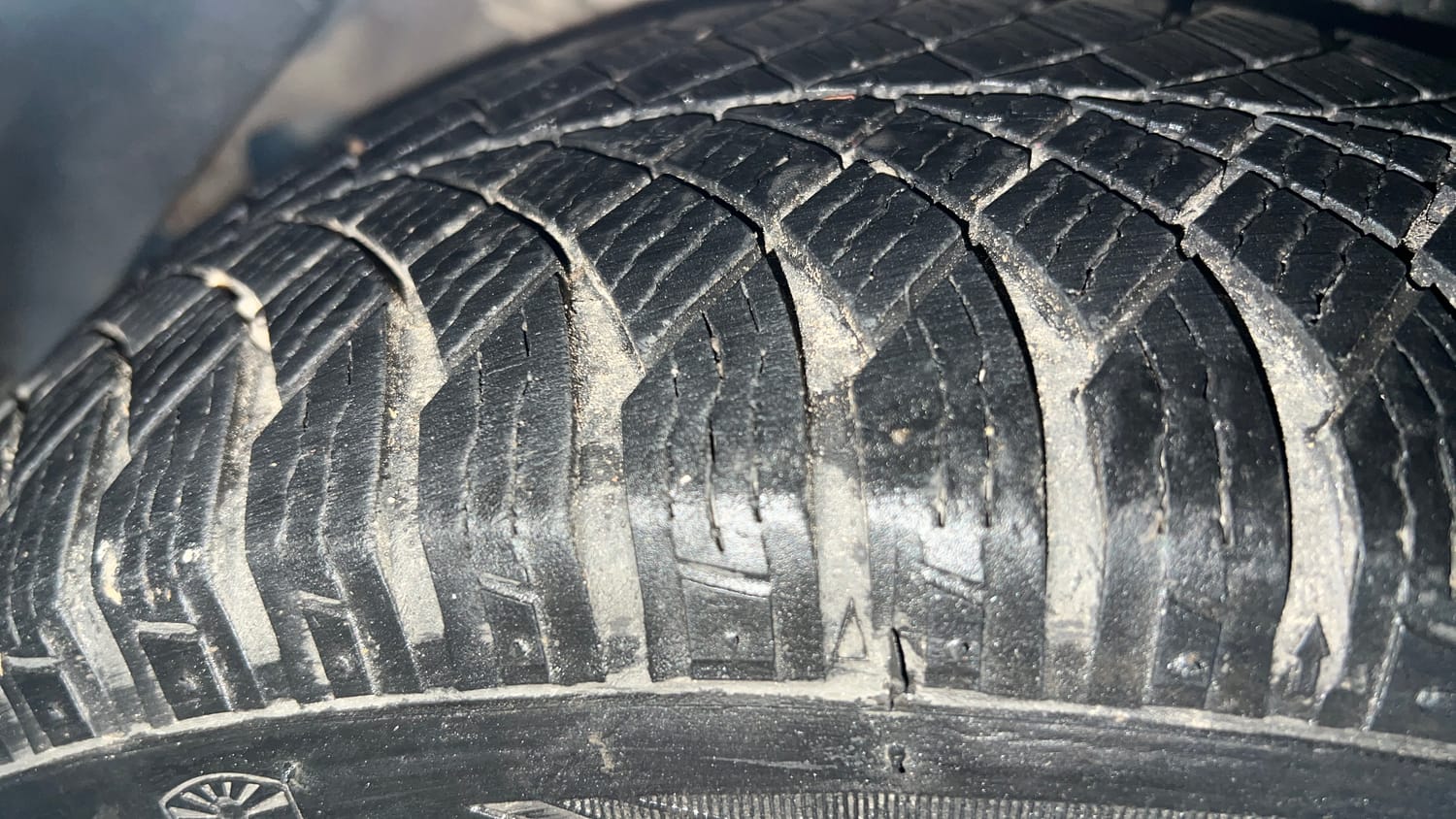 Used 2019 Hyundai Xcent S Petrol+cng(outside fitted) Cng Manual tyres RIGHT REAR TYRE TREAD VIEW