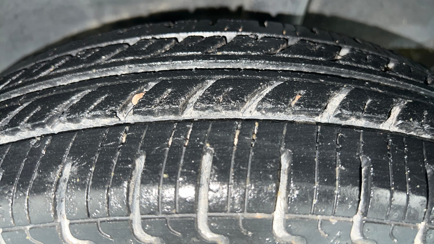 Used 2017 Renault Kwid 1.0 RXL Petrol Manual tyres LEFT REAR TYRE TREAD VIEW