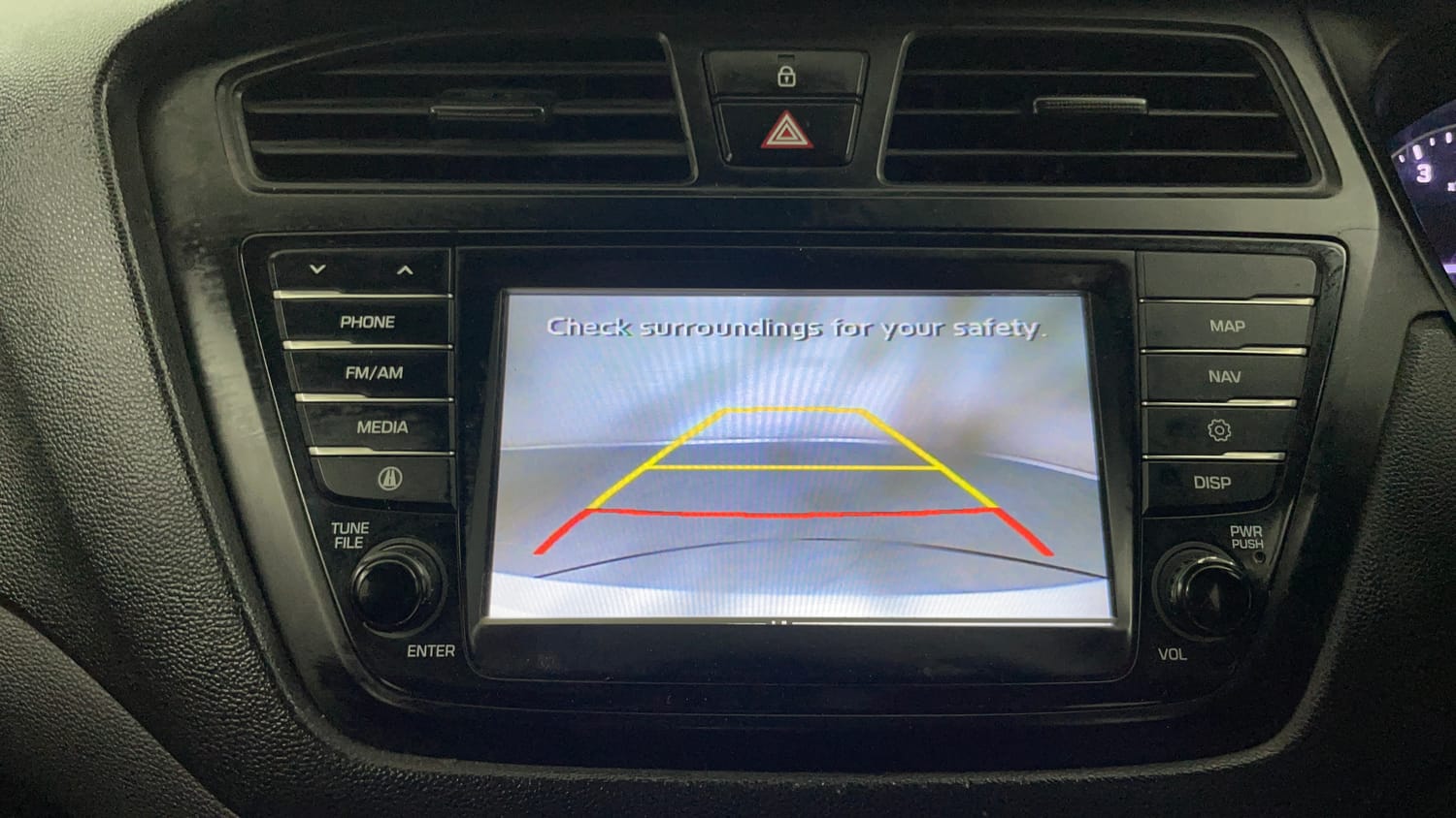 Used 2017 Hyundai Elite i20 Asta 1.2 Dual Tone Petrol Manual top_features Rear camera