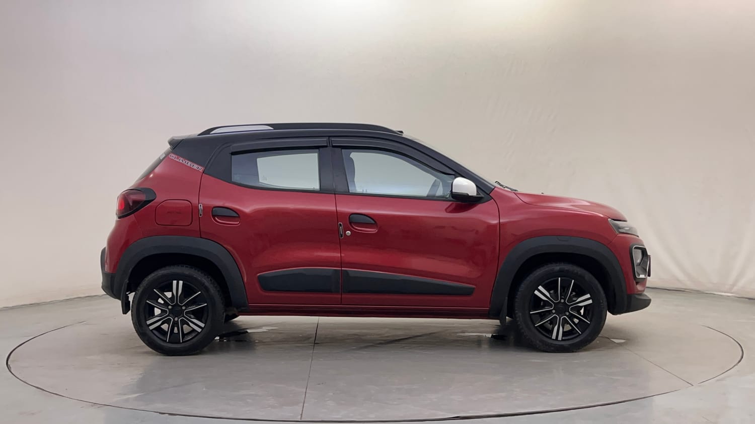 Used 2024 Renault Kwid CLIMBER 1.0 AMT Dual Tone Petrol Automatic exterior RIGHT SIDE VIEW