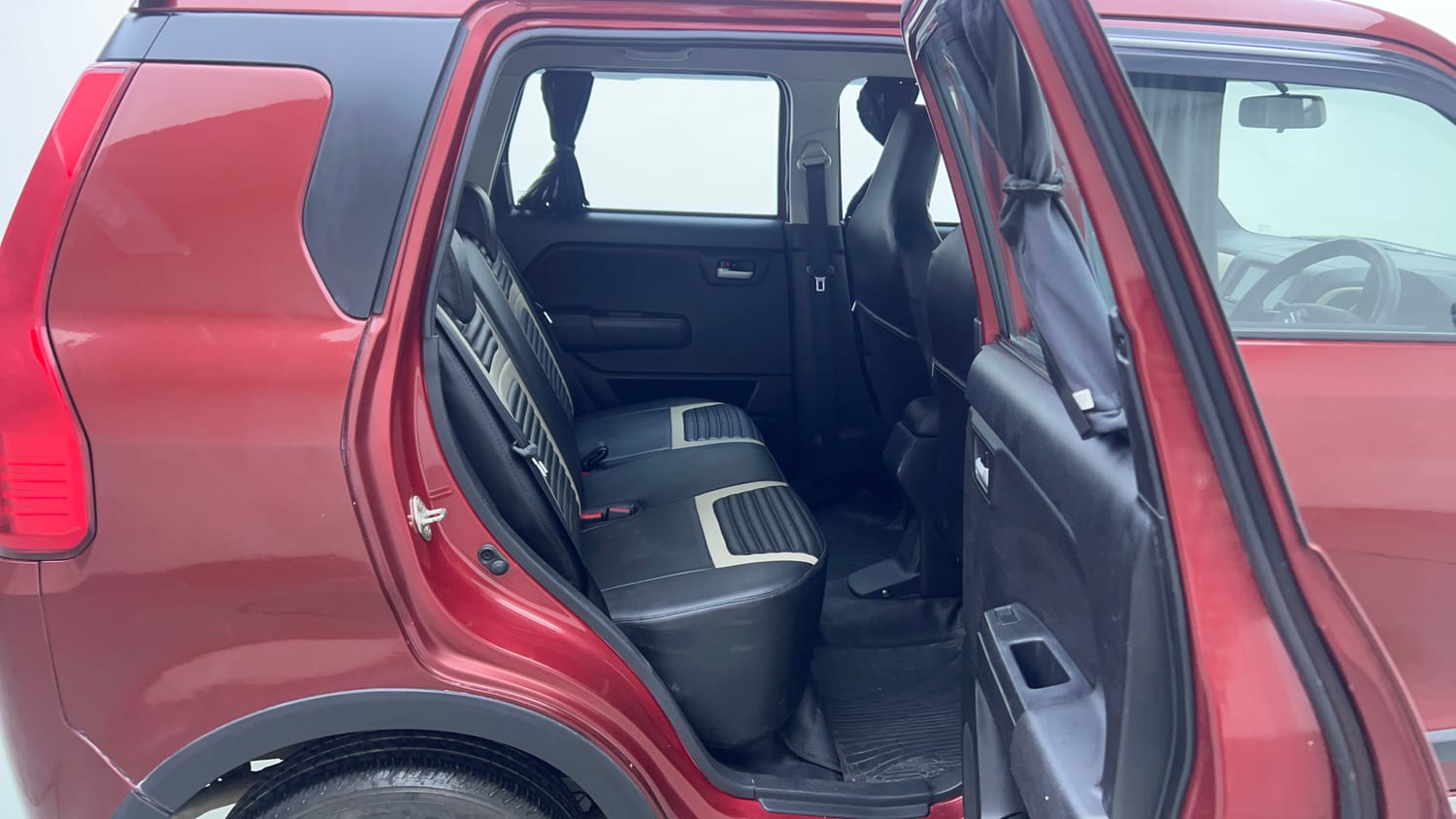 Used 2022 Maruti Suzuki Wagon R 1.0 VXi 1.0 Petrol Manual interior RIGHT SIDE REAR DOOR CABIN VIEW
