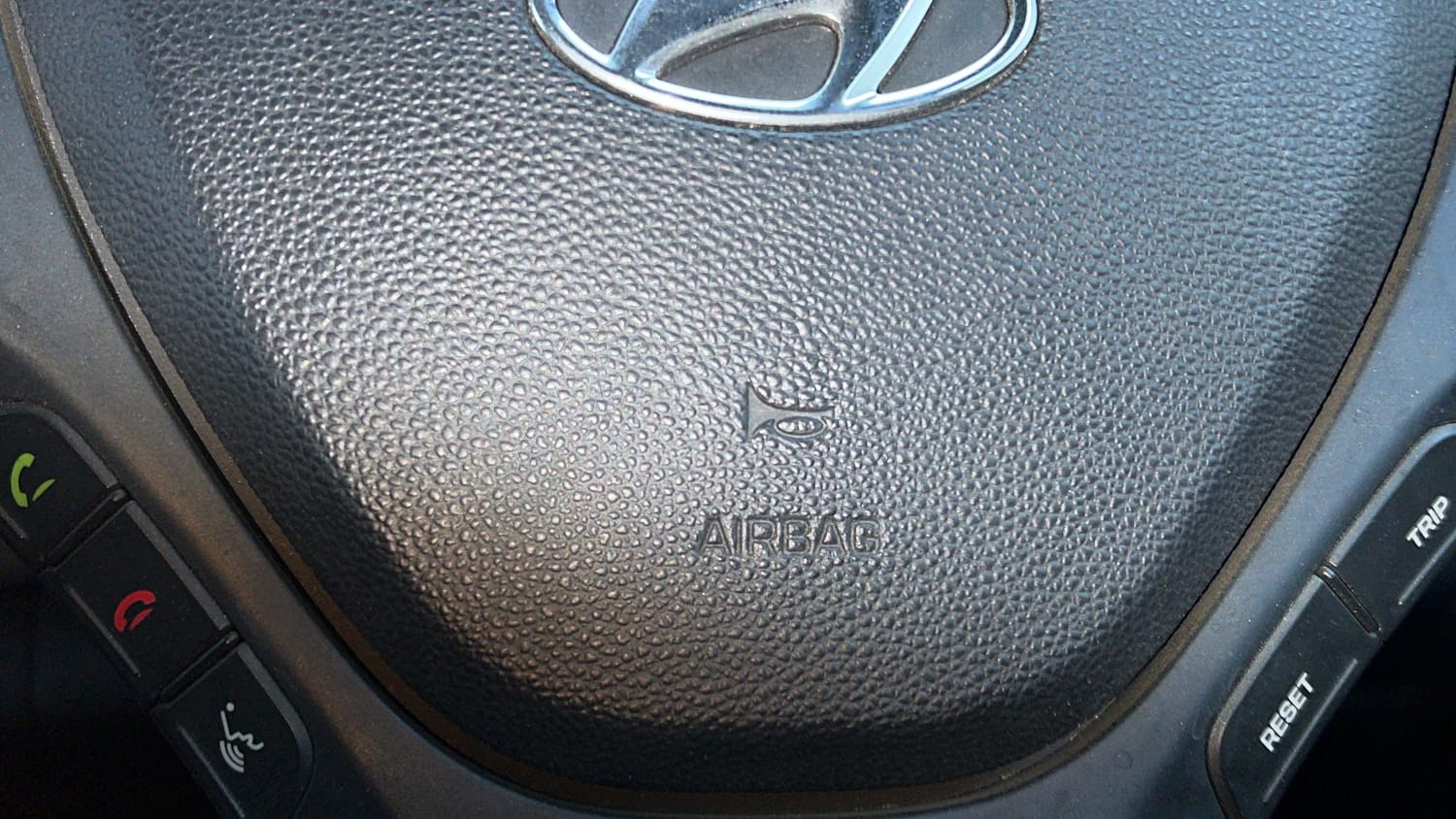 Used 2018 Hyundai Grand i10 Sportz (O) AT 1.2 Kappa VTVT Petrol Automatic top_features Airbags