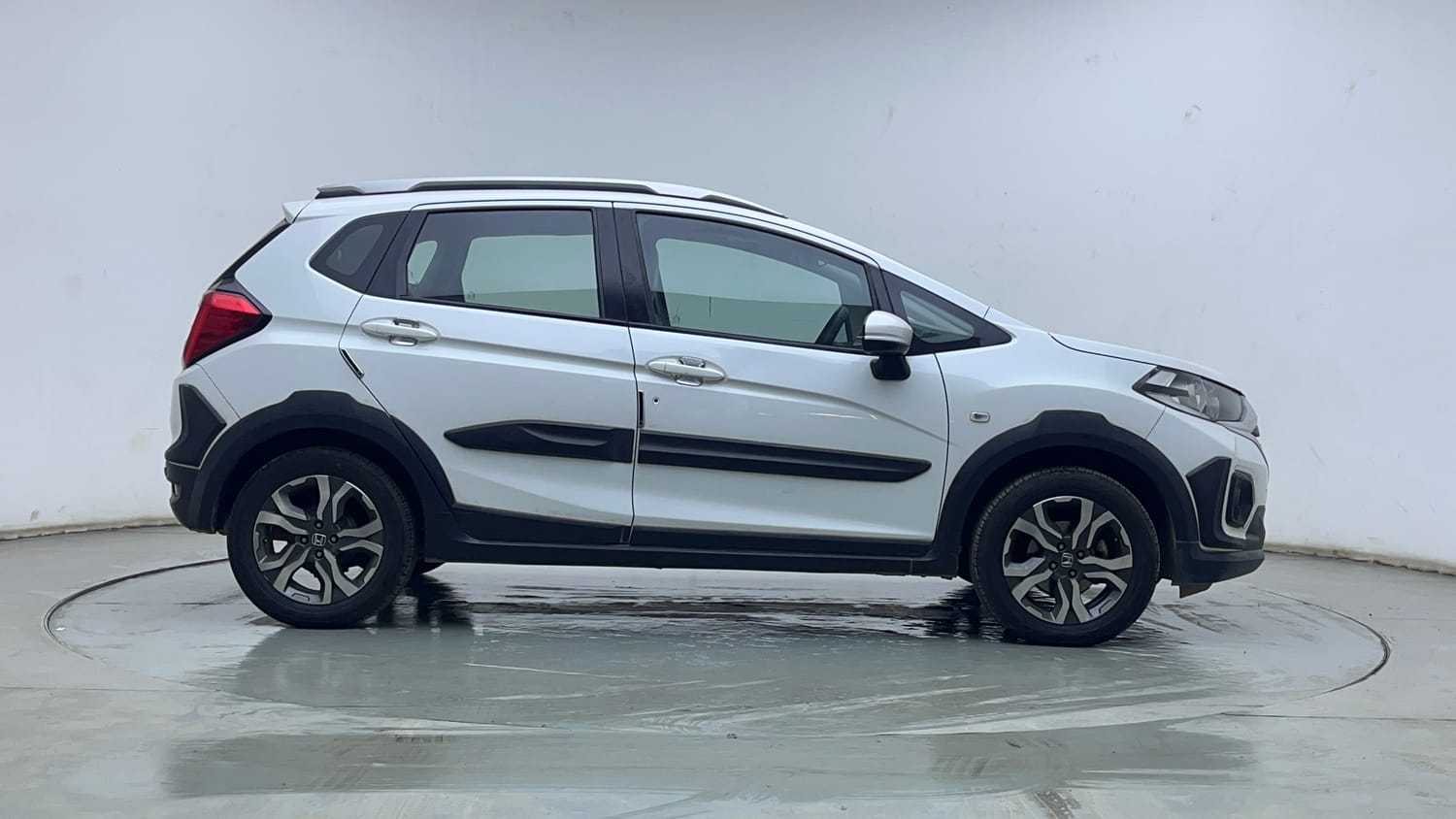 Used 2023 Honda WR-V SV MT Petrol Petrol Manual exterior RIGHT SIDE VIEW
