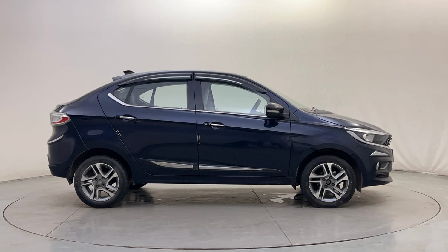 Used 2022 Tata Tigor XZA Plus Petrol Automatic exterior RIGHT SIDE VIEW
