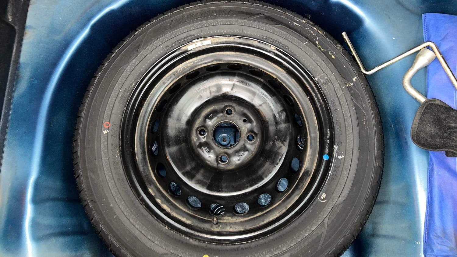 Used 2020 Maruti Suzuki Baleno Zeta Petrol Manual tyres SPARE TYRE VIEW