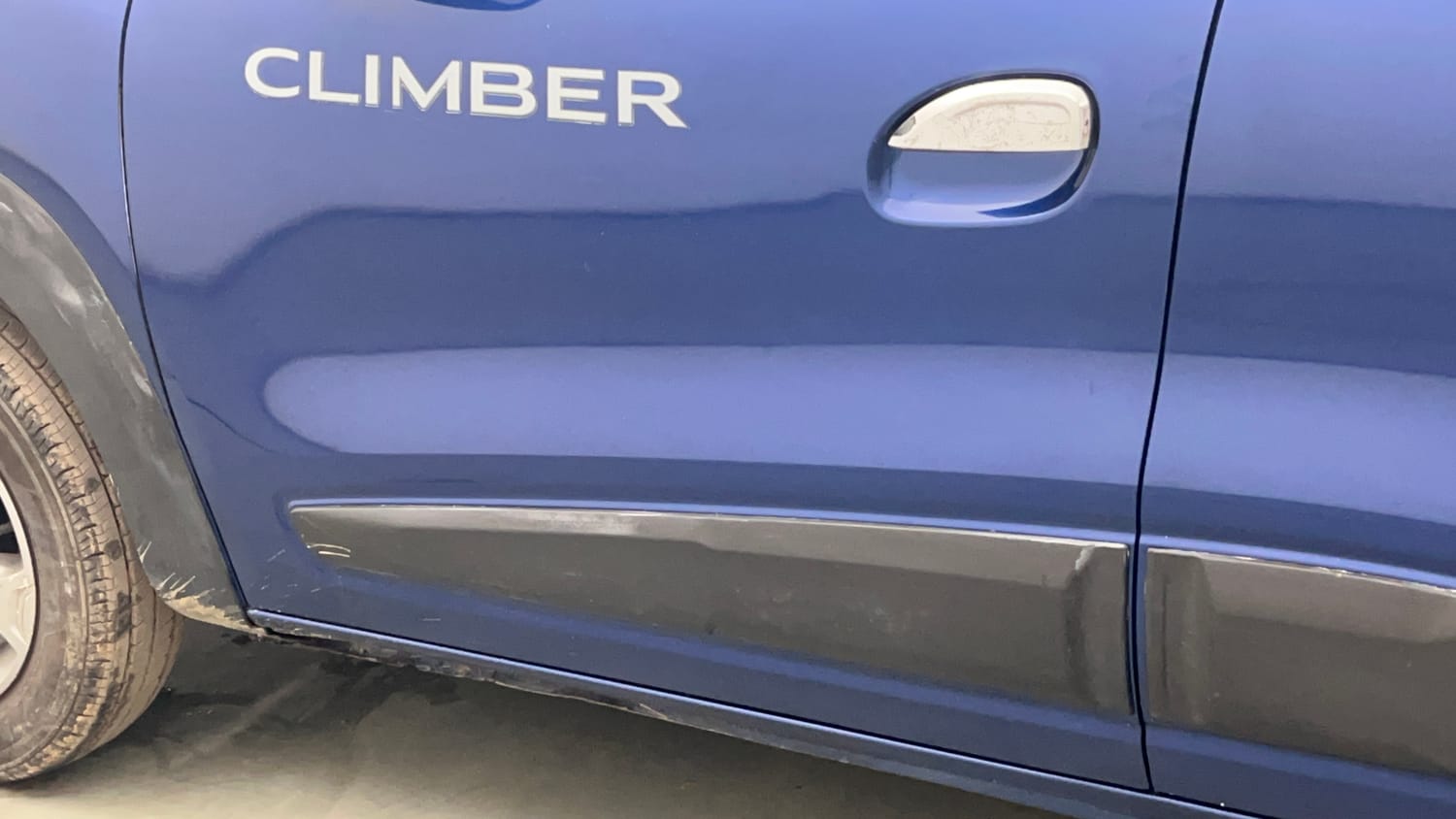 Used 2019 Renault Kwid CLIMBER 1.0 Petrol Manual dents MINOR DENT