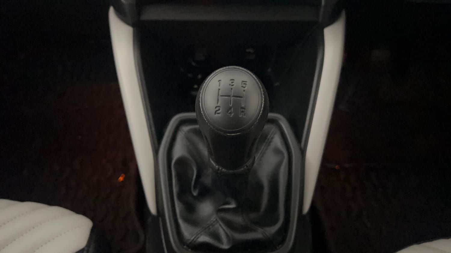 Used 2026 Maruti Suzuki Victoris VXI MT 2W Petrol Manual interior GEAR  KNOB VIEW