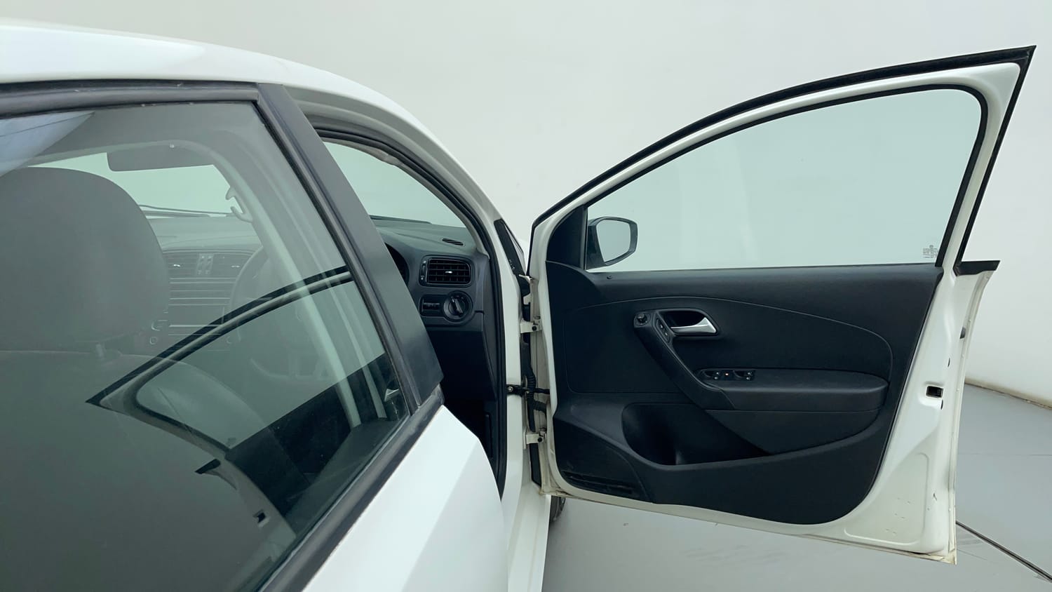 Used 2017 Volkswagen Ameo Comfortline 1.2L (P) Petrol Manual interior RIGHT FRONT DOOR OPEN VIEW