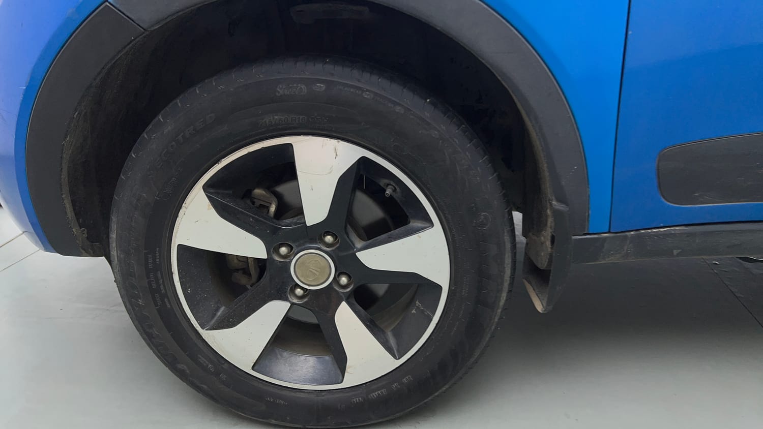 Used 2020 Tata Nexon XZ Plus Petrol Manual tyres LEFT FRONT TYRE RIM VIEW