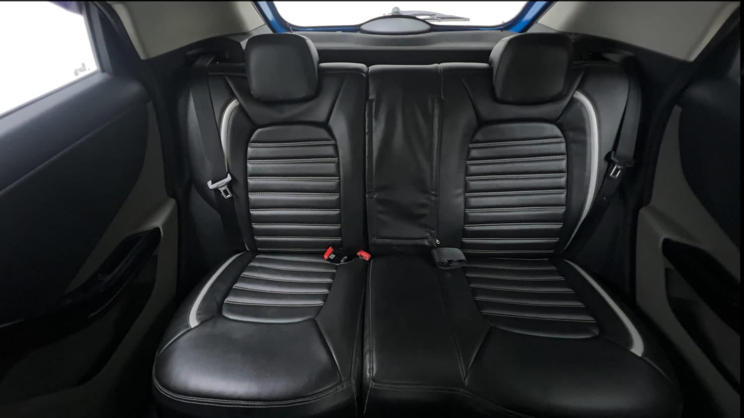 Used 2020 Tata Nexon XZ Plus Petrol Manual interior REAR SEAT CONDITION VIEW