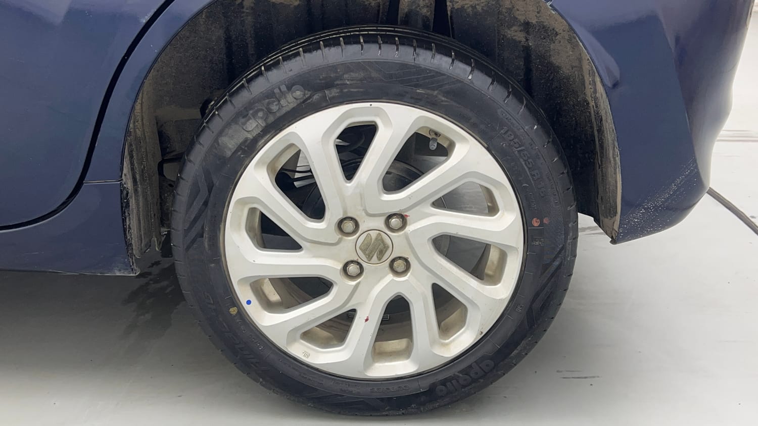 Used 2022 Maruti Suzuki Baleno Zeta MT Petrol Manual tyres LEFT REAR TYRE RIM VIEW