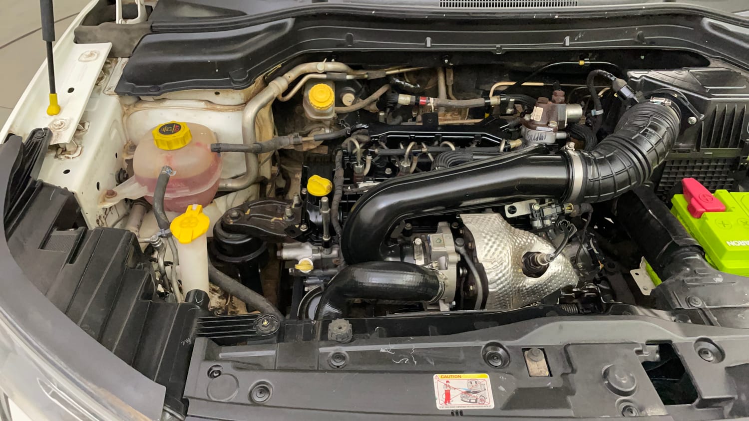 Used 2021 Mahindra XUV 300 W8 (O) 1.5 Diesel Diesel Manual engine ENGINE RIGHT SIDE VIEW