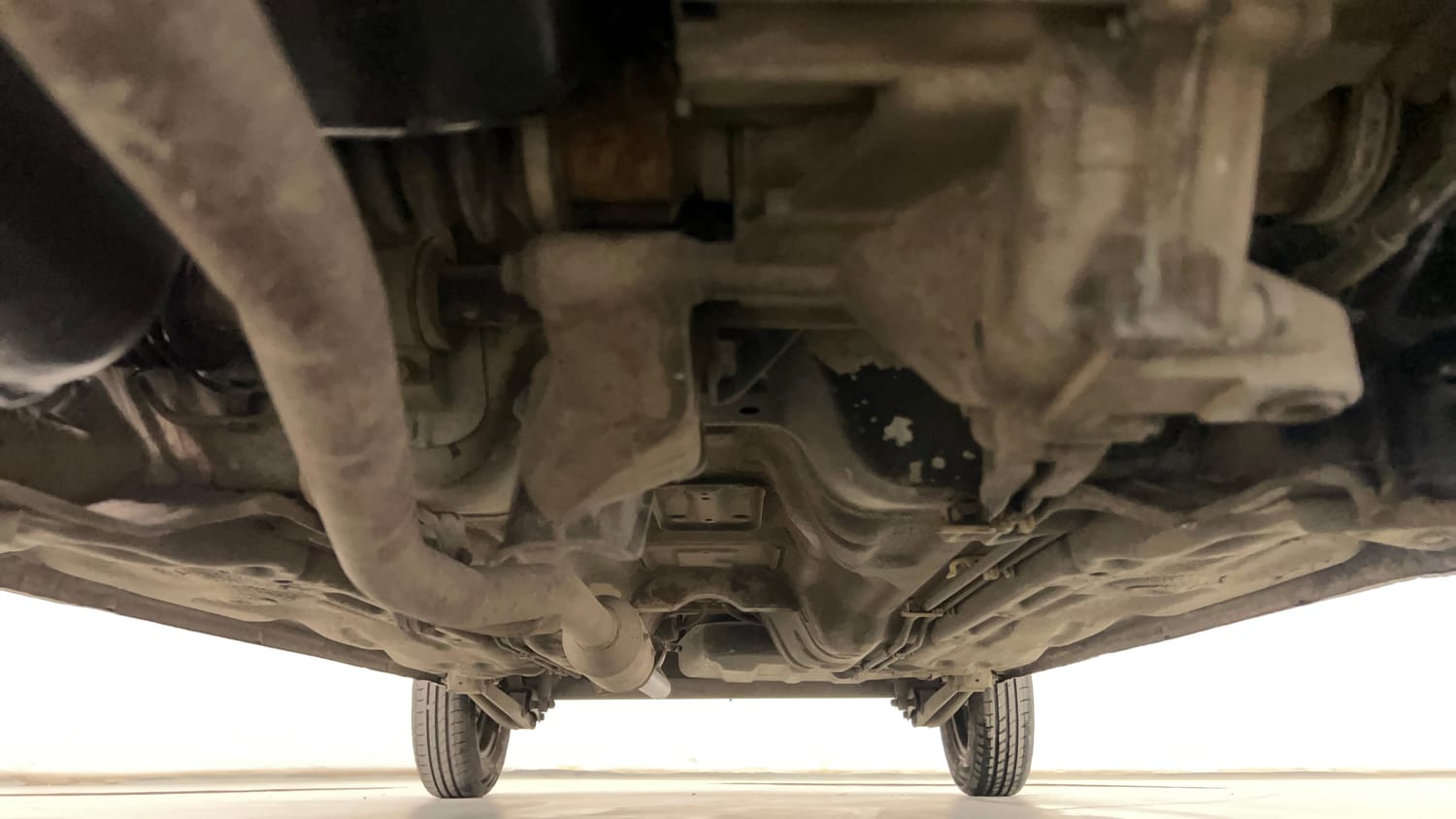 Used 2016 Maruti Suzuki Alto 800 Lxi Petrol Manual extra FRONT LEFT UNDERBODY VIEW