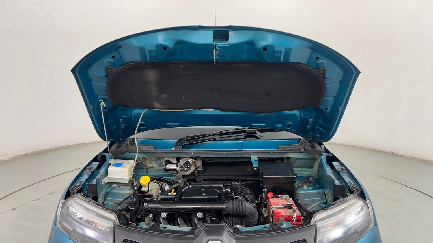 Used 2022 Renault Kwid RXT 1.0 (O) Petrol Manual engine ENGINE & BONNET OPEN FRONT VIEW