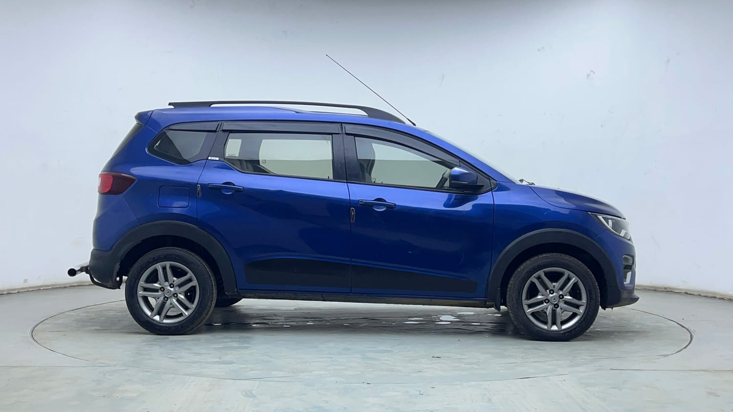 Used 2021 Renault Triber RXZ Petrol Manual exterior RIGHT SIDE VIEW