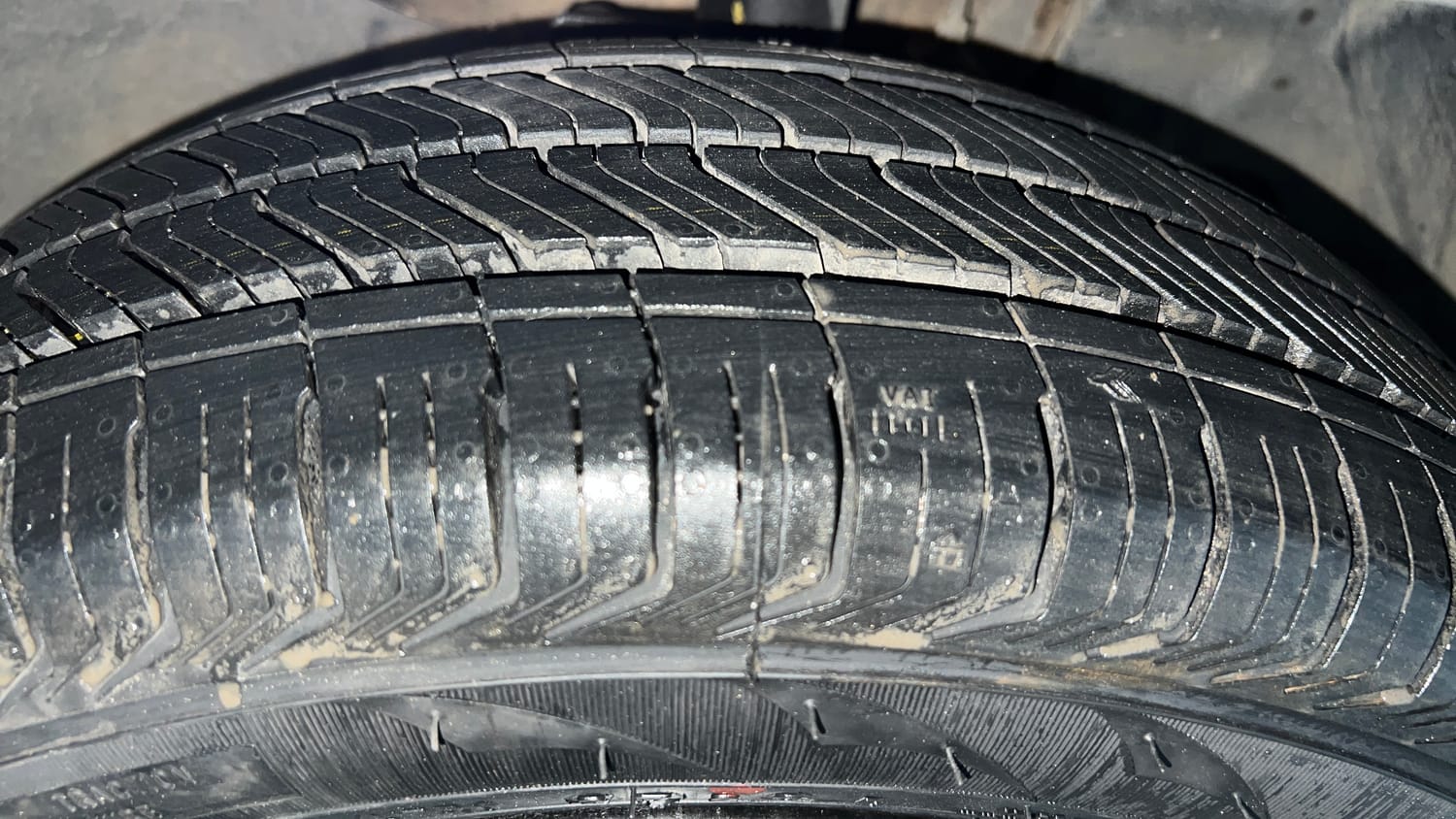 Used 2017 Tata Tiago Revotron XT Petrol Manual tyres RIGHT FRONT TYRE TREAD VIEW