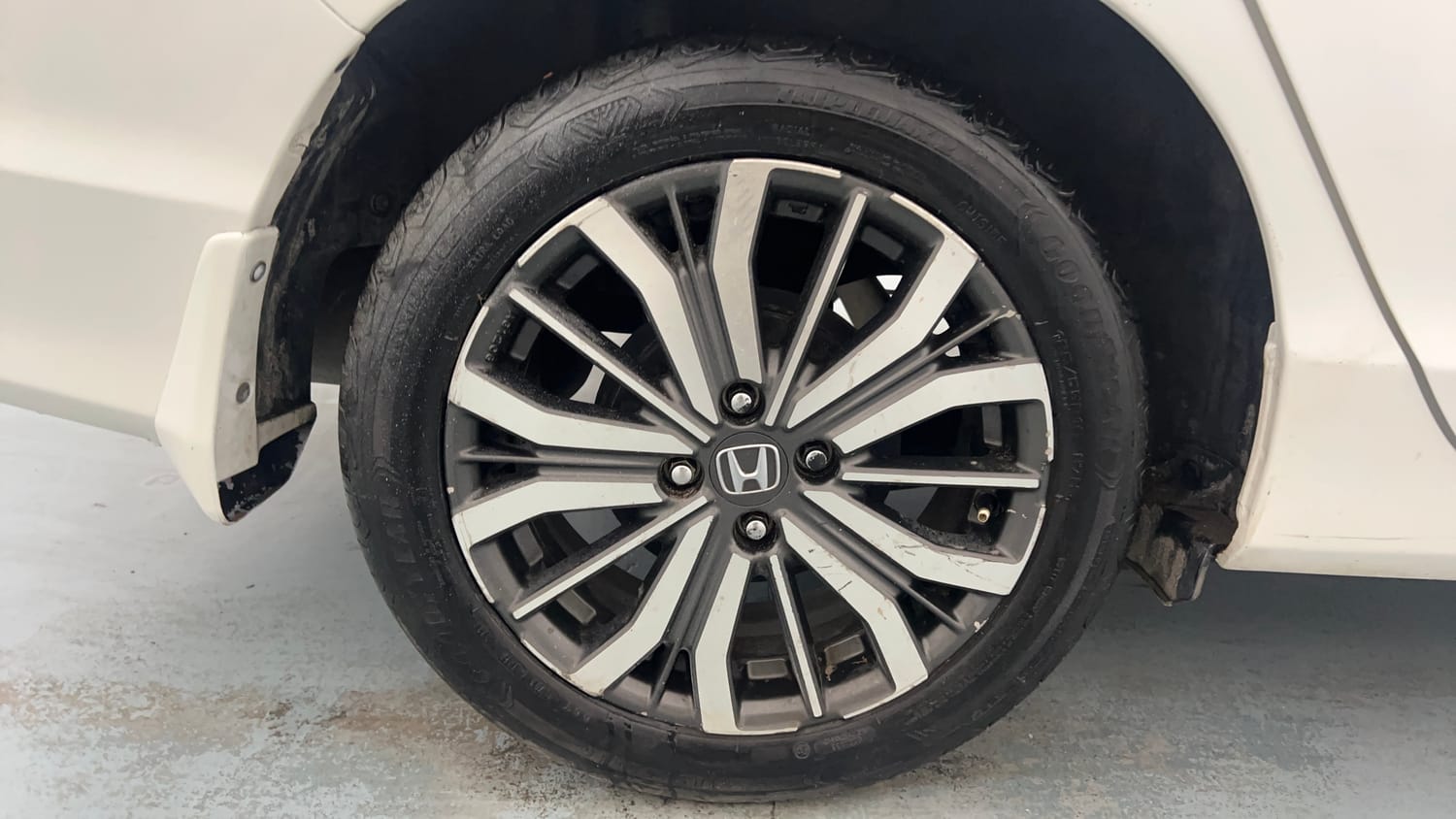 Used 2020 Honda City ZX Petrol Petrol Manual tyres RIGHT REAR TYRE RIM VIEW