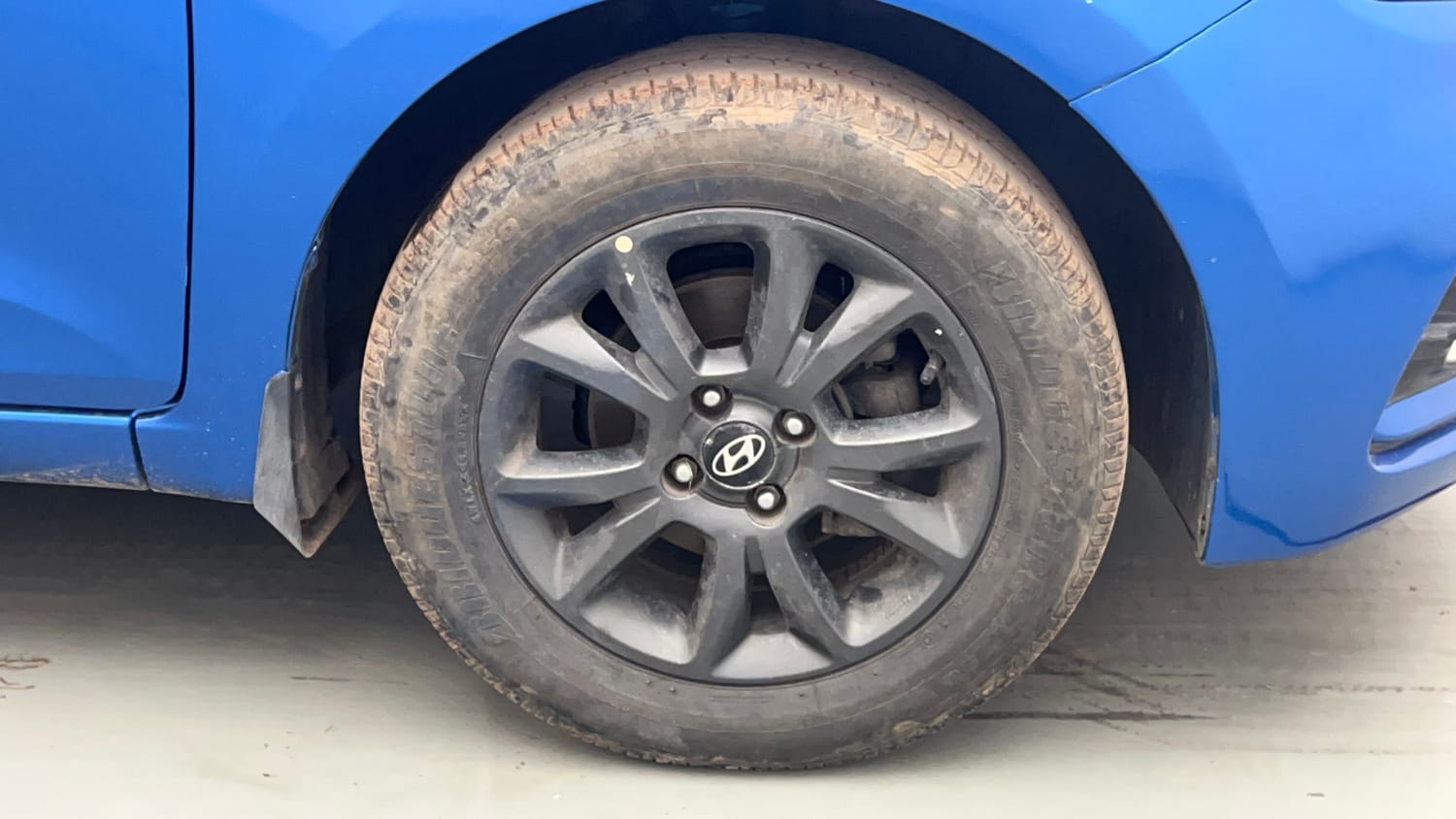 Used 2020 Hyundai Elite i20 Sportz Plus 1.2 Petrol Manual tyres RIGHT FRONT TYRE RIM VIEW