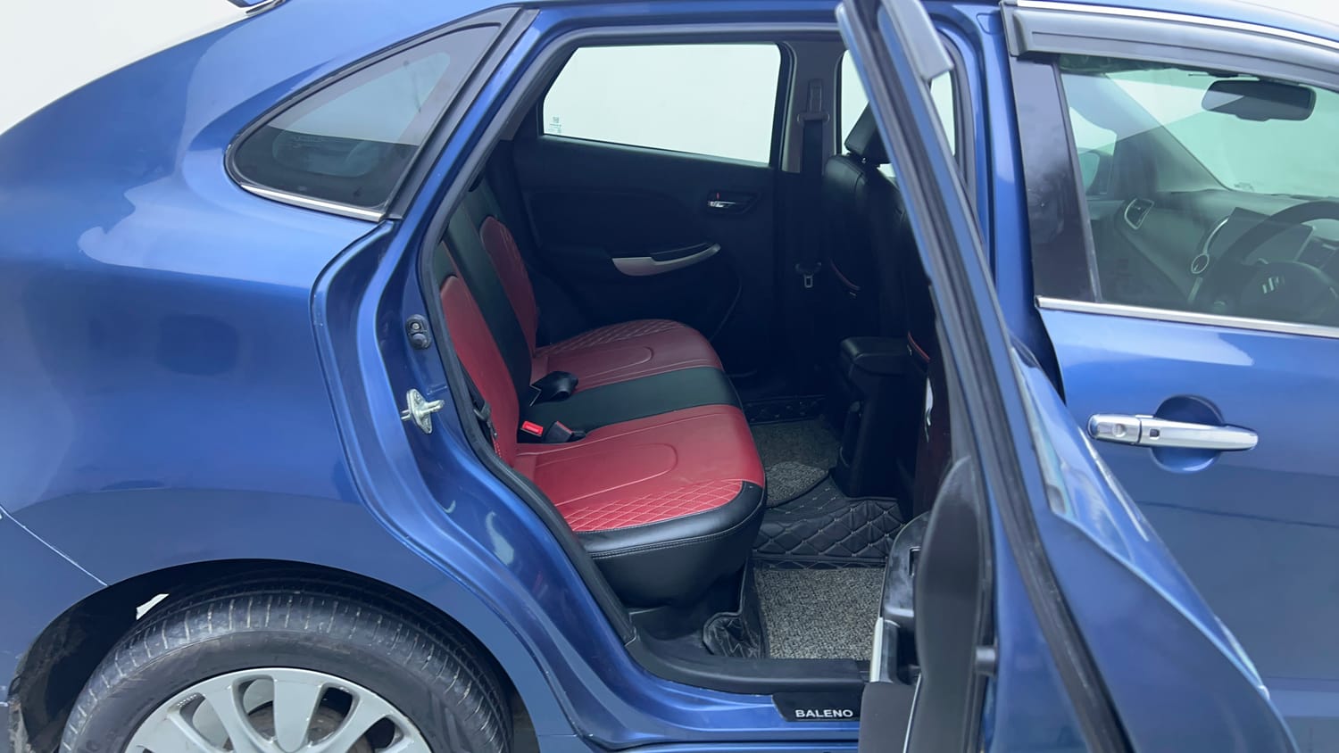 Used 2018 Maruti Suzuki Baleno Zeta 1.2 AT Petrol Automatic interior RIGHT SIDE REAR DOOR CABIN VIEW