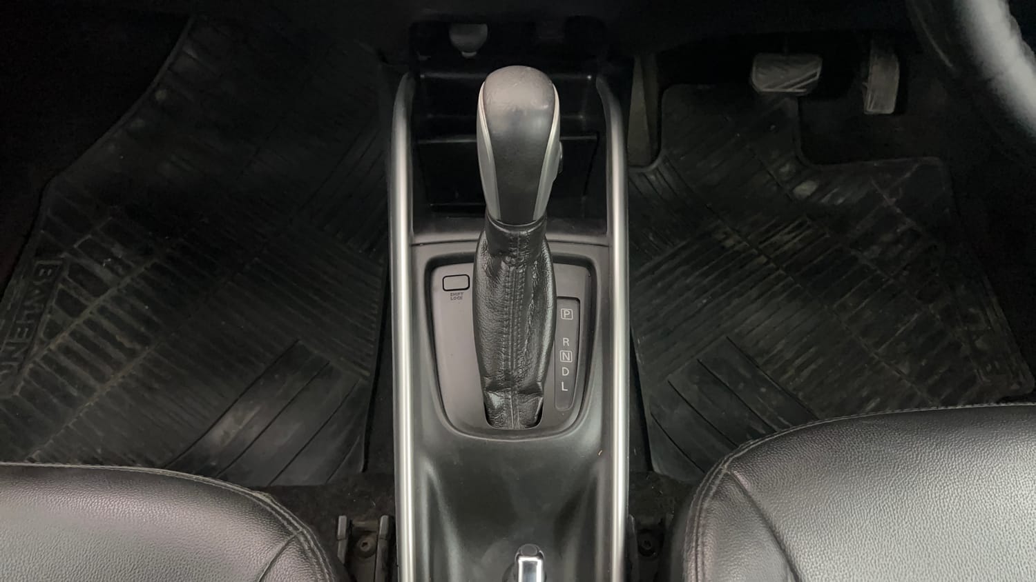Used 2017 Maruti Suzuki Baleno Zeta 1.2 AT Petrol Automatic interior GEAR  KNOB VIEW
