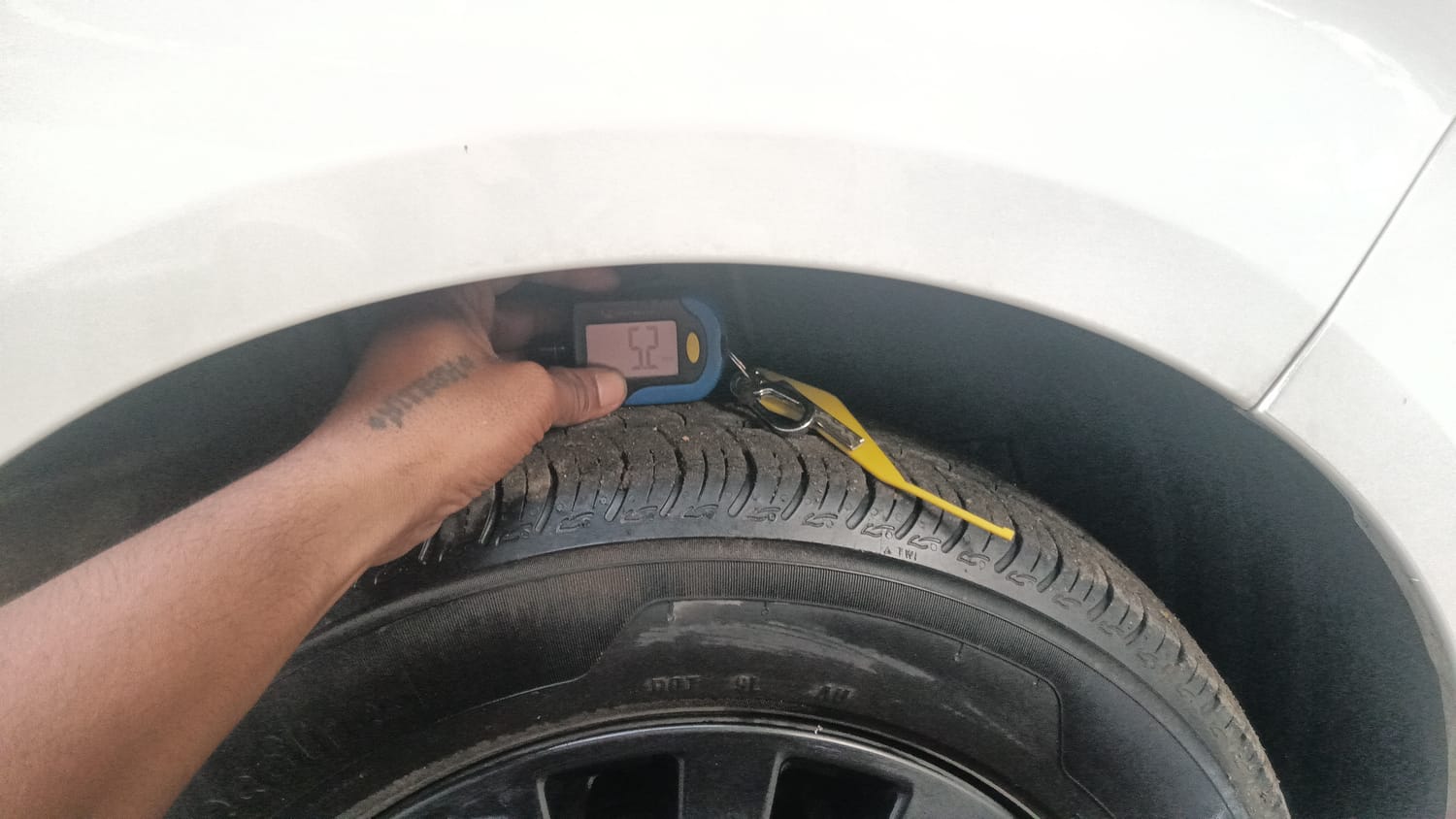 Used 2023 Maruti Suzuki Wagon R ZXI Plus 1.2 Petrol Manual tyres RIGHT FRONT TYRE TREAD VIEW