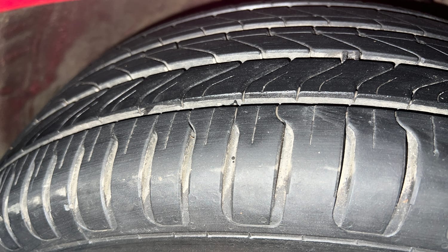 Used 2018 Honda Amaze 1.2 V CVT Petrol Petrol Automatic tyres RIGHT FRONT TYRE TREAD VIEW