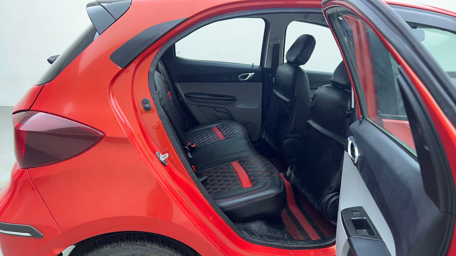 Used 2020 Tata Tiago XZ Plus Dual Tone Petrol Manual interior RIGHT SIDE REAR DOOR CABIN VIEW