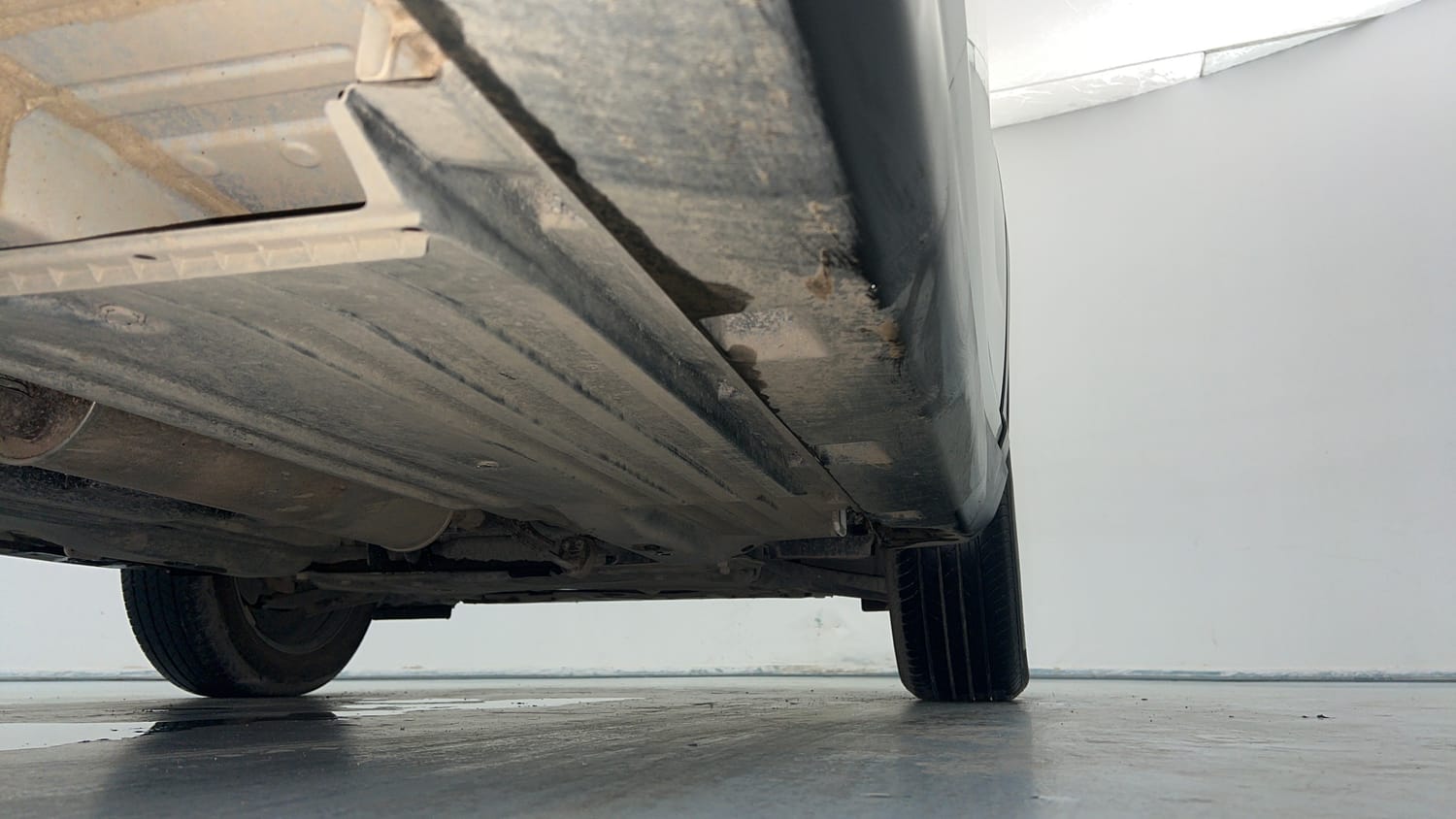 Used 2026 Maruti Suzuki Victoris VXI MT 2W Petrol Manual extra REAR RIGHT UNDERBODY VIEW