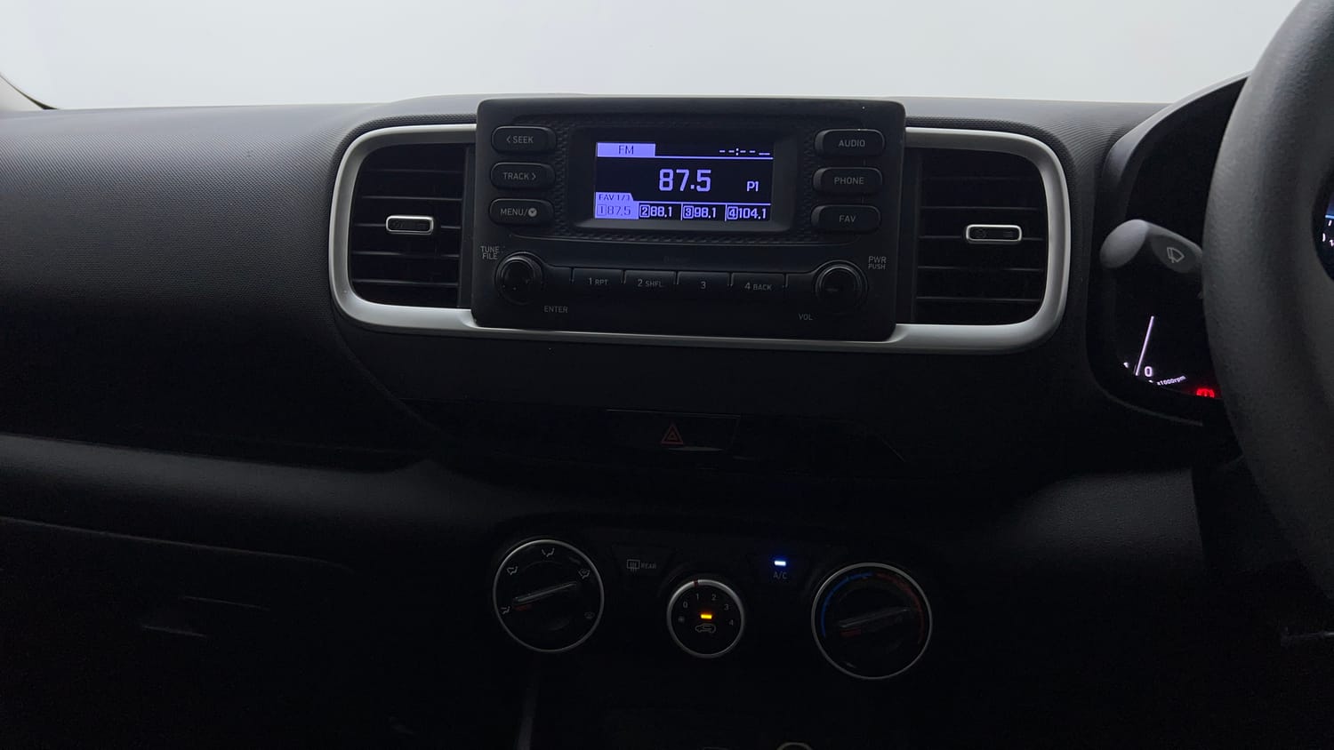 Used 2021 Hyundai Venue S 1.2 Petrol Petrol Manual interior MUSIC SYSTEM & AC CONTROL VIEW
