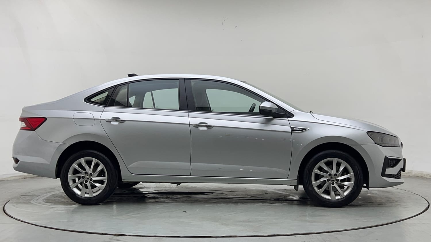 Used 2022 Skoda Slavia Ambition 1.0L TSI AT Petrol Automatic exterior RIGHT SIDE VIEW