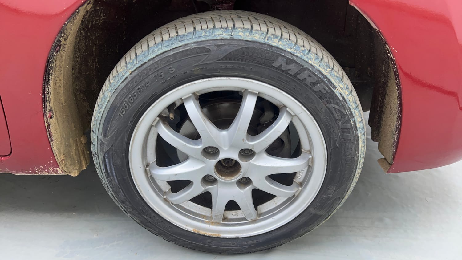 Used 2018 Maruti Suzuki Wagon R 1.0 VXI AMT Petrol Automatic tyres RIGHT FRONT TYRE RIM VIEW