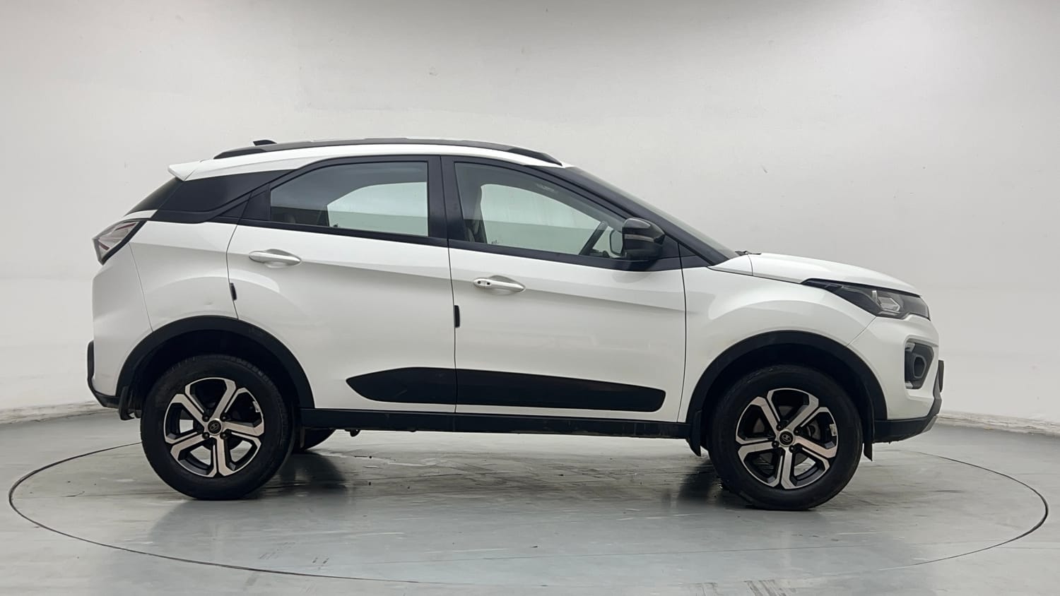 Used 2022 Tata Nexon XZA Plus (HS) Petrol Automatic exterior RIGHT SIDE VIEW