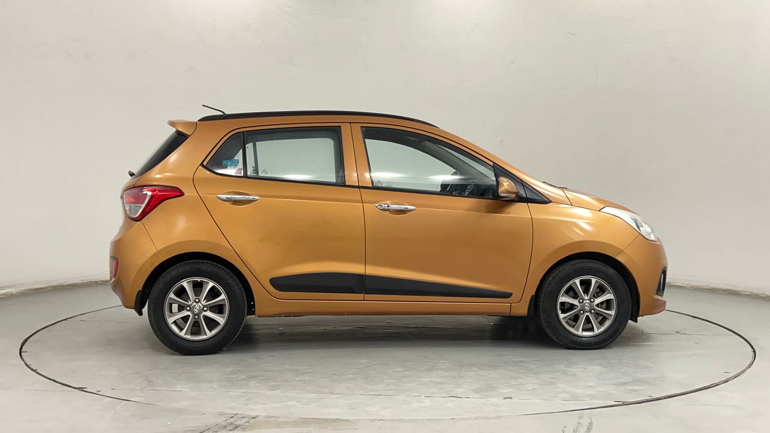 Used 2014 Hyundai Grand i10 Asta 1.2 Kappa VTVT (O) Petrol Manual exterior RIGHT SIDE VIEW