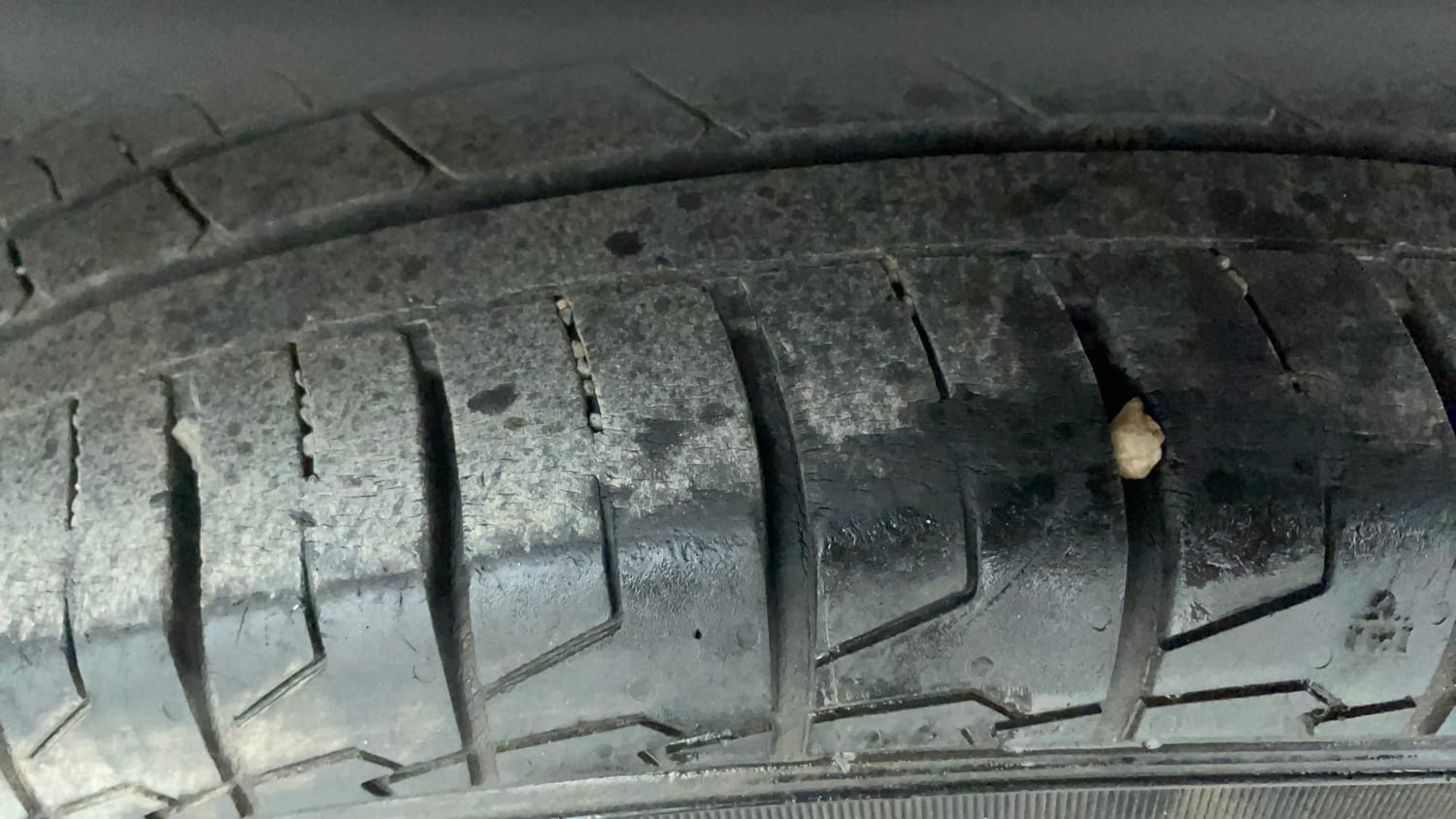 Used 2022 Kia Seltos HTX 1.5 Petrol Manual tyres RIGHT REAR TYRE TREAD VIEW