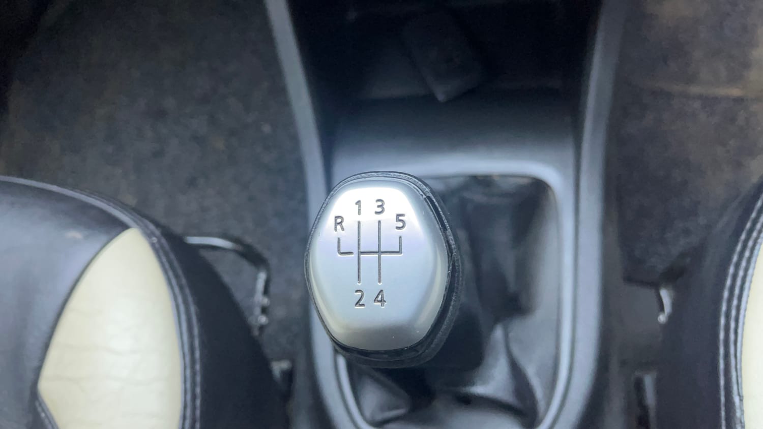 Used 2021 Renault Triber RXZ Petrol Manual interior GEAR  KNOB VIEW