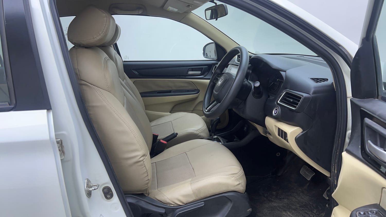 Used 2018 Honda Amaze 1.5 V CVT Diesel Diesel Automatic interior RIGHT SIDE FRONT DOOR CABIN VIEW