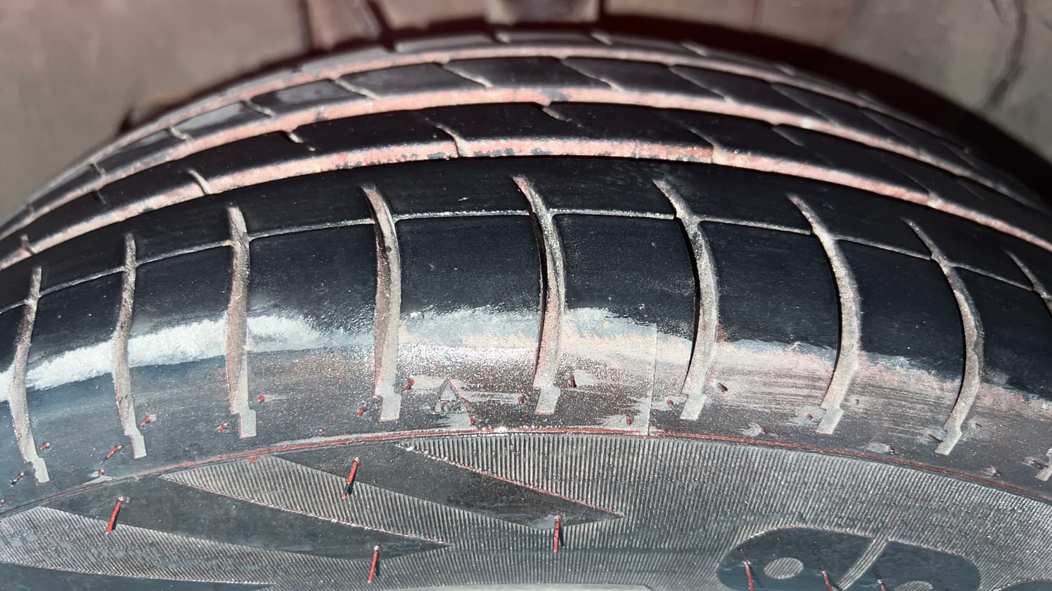 Used 2020 Tata Tiago XT Petrol Manual tyres LEFT FRONT TYRE TREAD VIEW