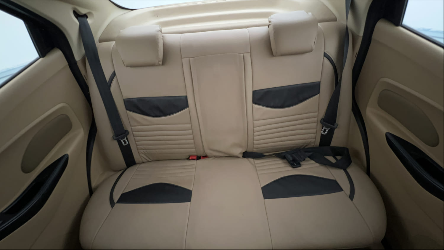 Used 2016 Ford Figo Aspire Titanium 1.2 Ti-VCT Petrol Manual interior REAR SEAT CONDITION VIEW