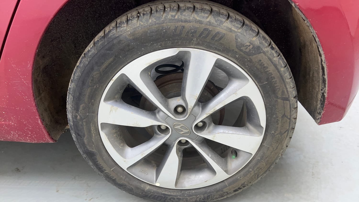 Used 2015 Hyundai Elite i20 Asta 1.2 Petrol Manual tyres LEFT REAR TYRE RIM VIEW