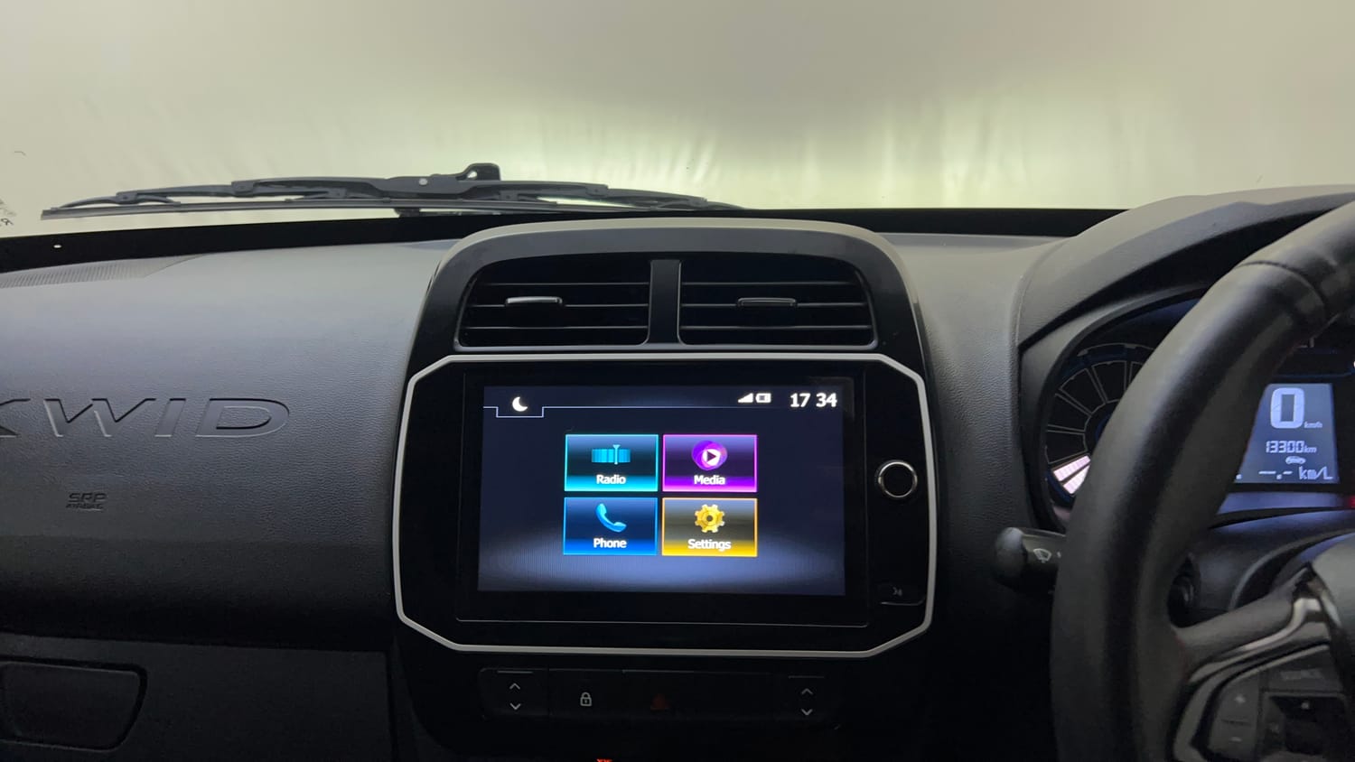 Used 2024 Renault Kwid CLIMBER 1.0 AMT Dual Tone Petrol Automatic top_features Touch screen infotainment system