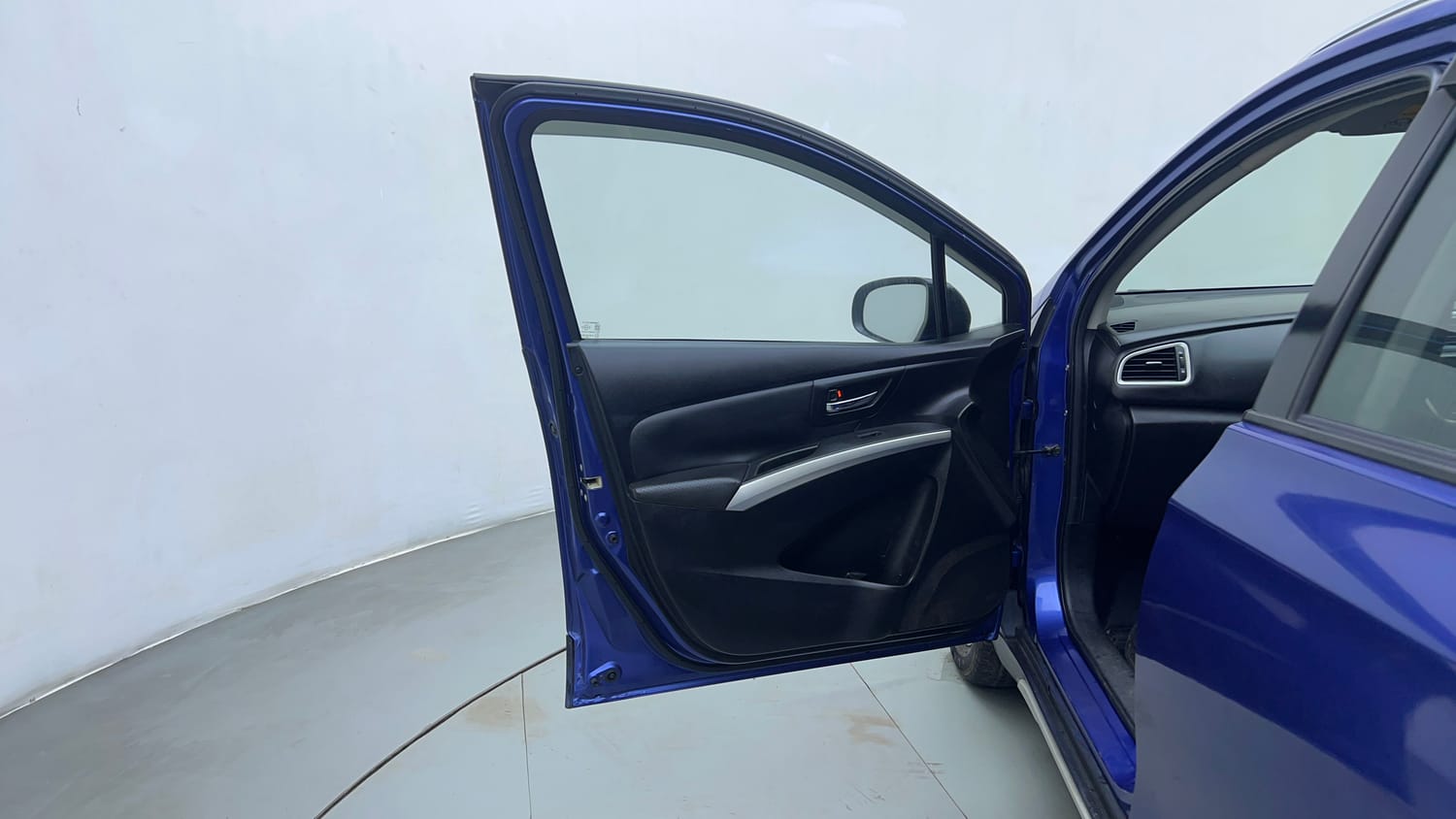 Used 2015 Maruti Suzuki S-Cross Alpha 1.3 Diesel Manual interior LEFT FRONT DOOR OPEN VIEW
