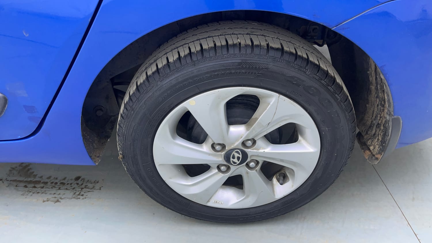 Used 2018 Hyundai Xcent SX Petrol Manual tyres LEFT REAR TYRE RIM VIEW