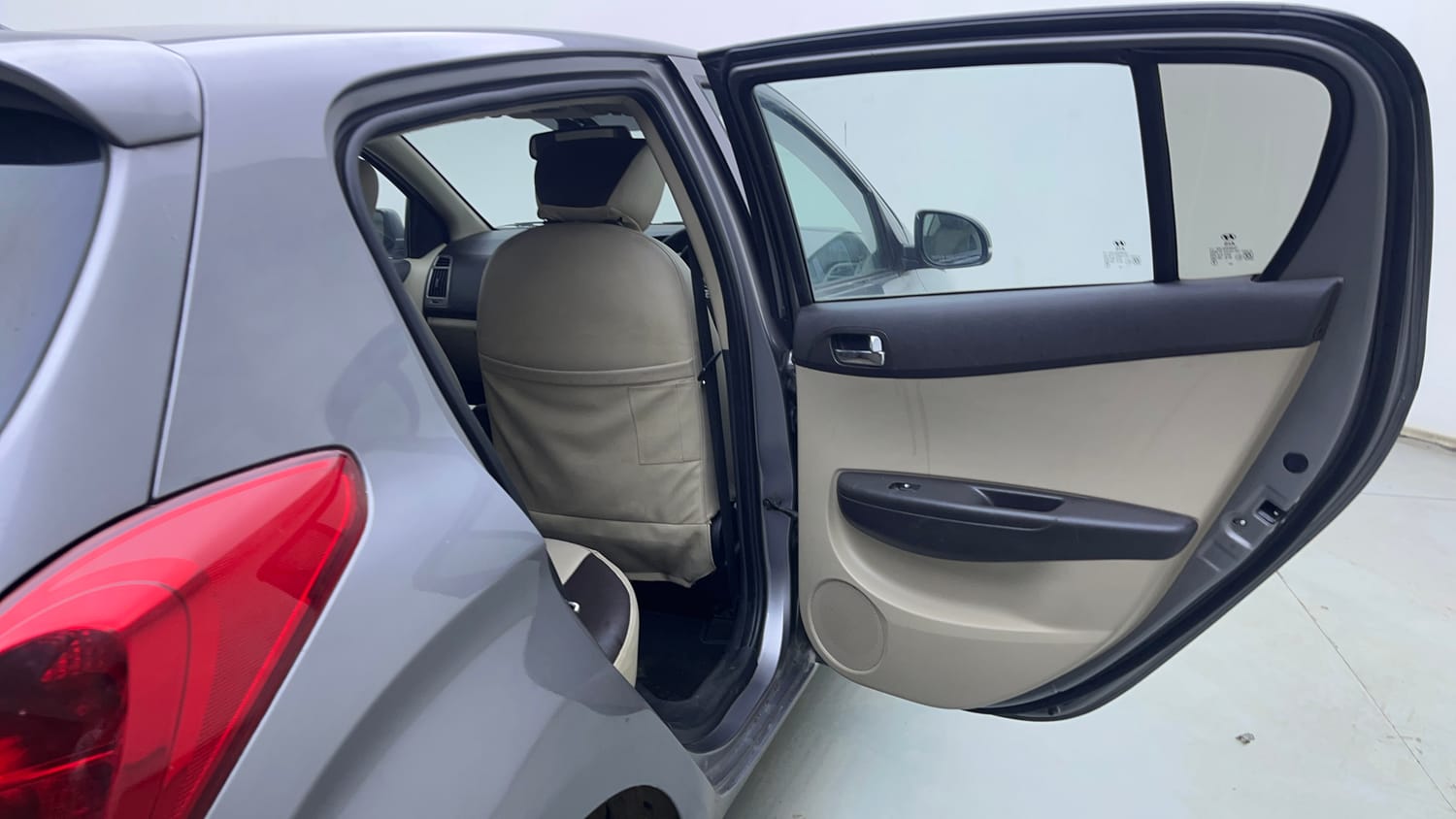 Used 2014 Hyundai i20 Asta 1.2 Petrol Manual interior RIGHT REAR DOOR OPEN VIEW