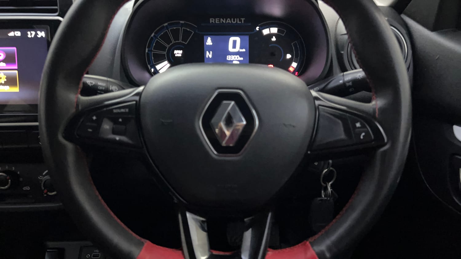 Used 2024 Renault Kwid CLIMBER 1.0 AMT Dual Tone Petrol Automatic top_features Airbags