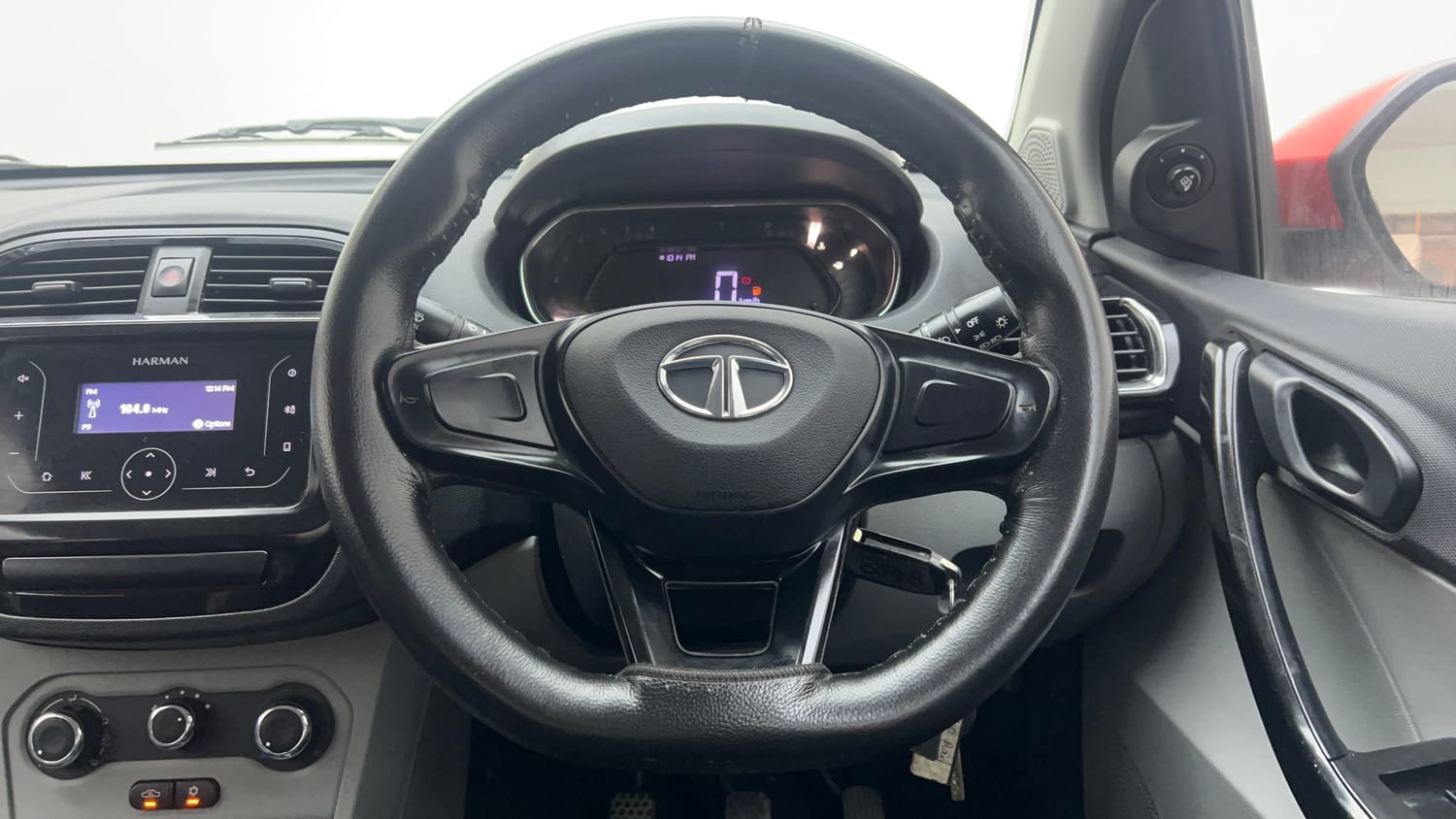 Used 2020 Tata Tiago XT Petrol Manual interior STEERING VIEW