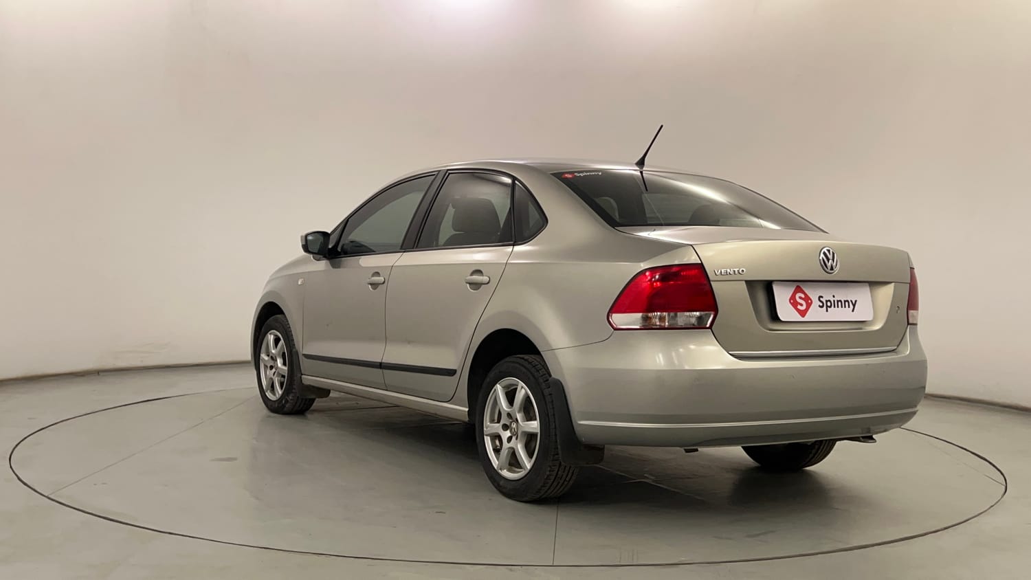 Used 2014 Volkswagen Vento Highline Petrol Petrol Manual exterior LEFT REAR CORNER VIEW