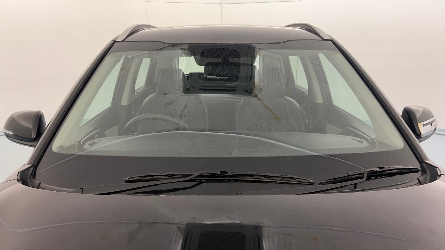 Used 2022 Kia Carens Prestige Plus 1.4 Petrol MT 7 STR Petrol Manual exterior FRONT WINDSHIELD VIEW