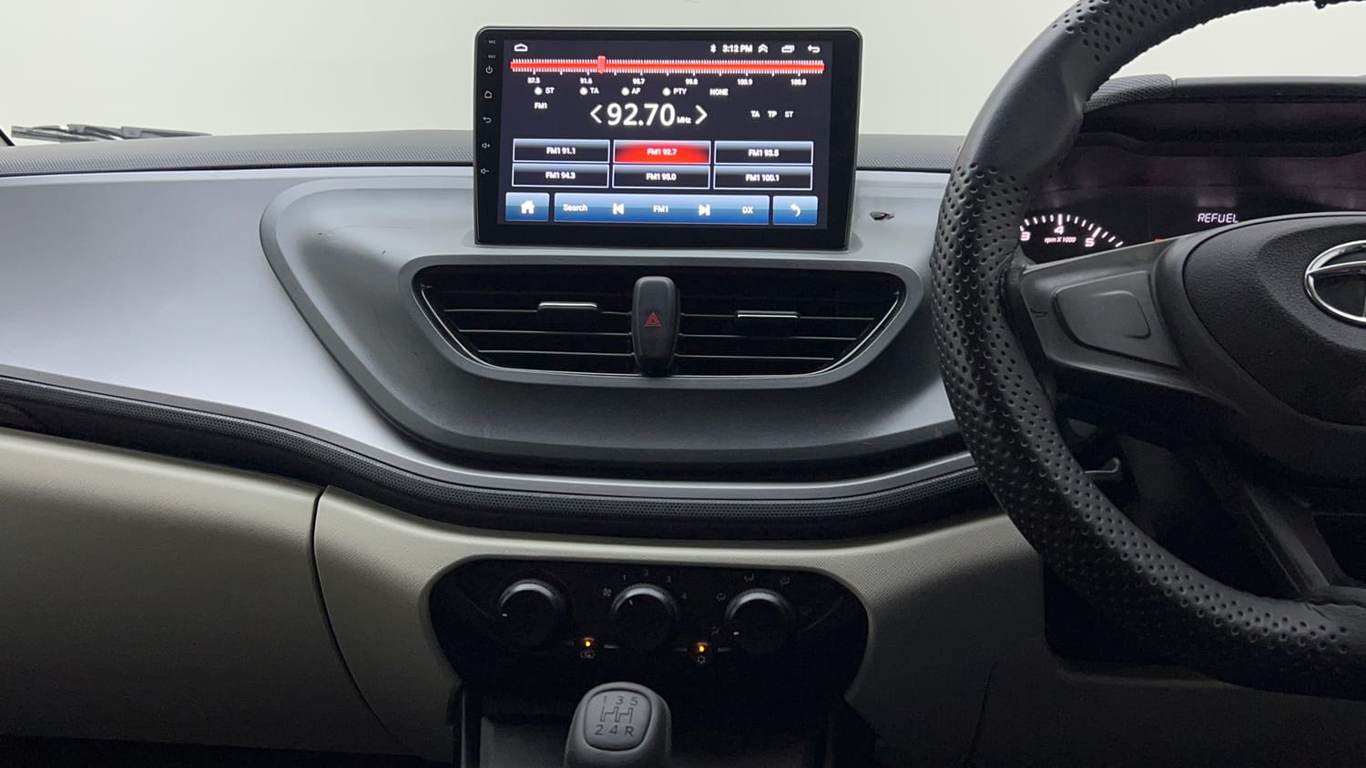 Used 2022 Tata Altroz XE Petrol Petrol Manual interior MUSIC SYSTEM & AC CONTROL VIEW