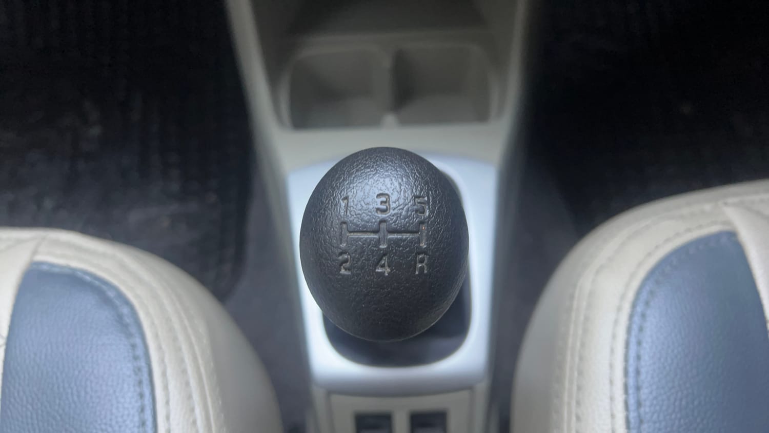 Used 2016 Maruti Suzuki Alto K10 VXi Petrol Manual interior GEAR  KNOB VIEW