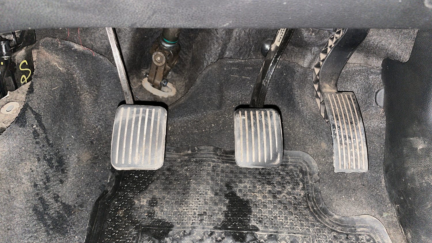 Used 2014 Hyundai Xcent S 1.2 (O) Petrol Manual interior PEDALS VIEW